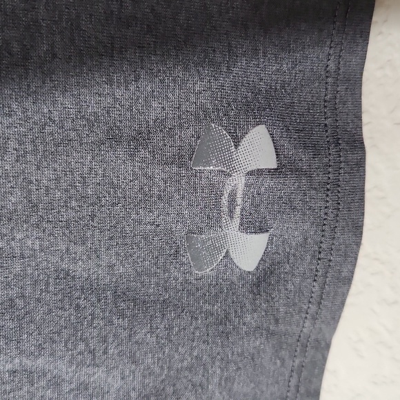 Under Armour Womens shirt Size S Athletic Top Short Sleeve Gray Green Heat Gear - Picture 2 of 9